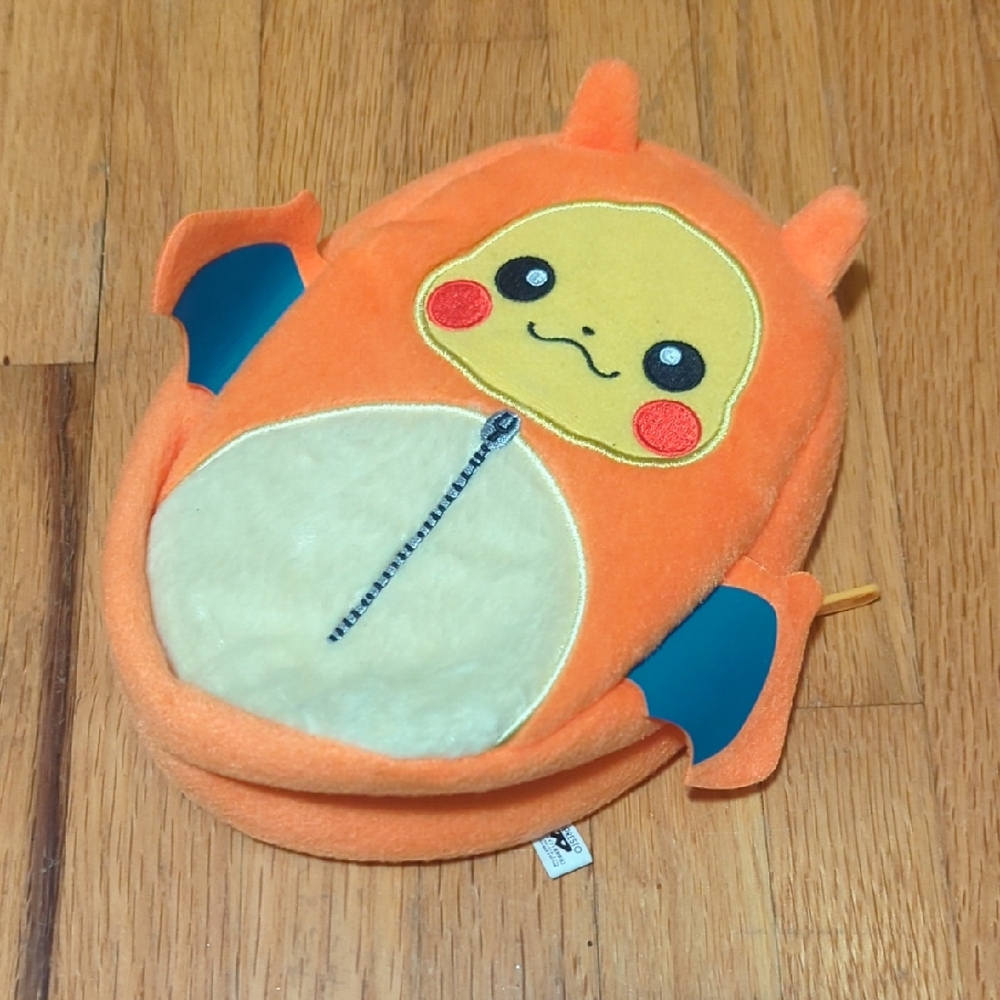 Banpresto Pokemon Pikachu/Charizard Nebukuro Zipper Pouch